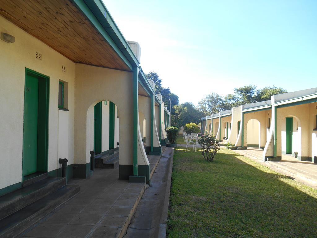 Victoria Falls Budget Hotel Exterior foto